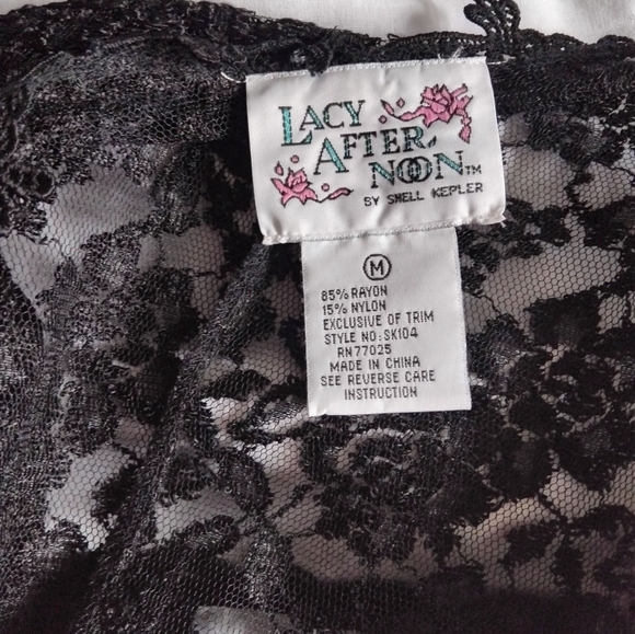 Unworn lace lingerie - Picture 16 of 16